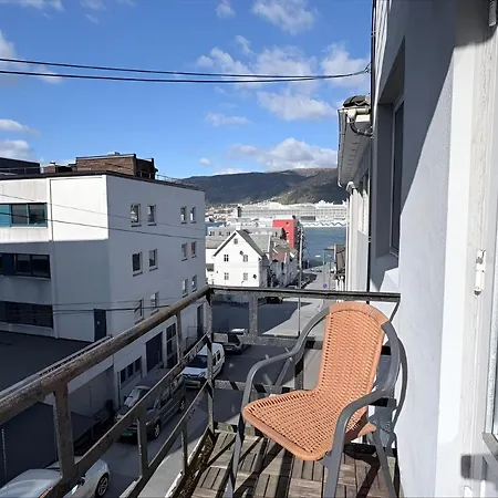 Spacious & Cozy With Balcony Bergen