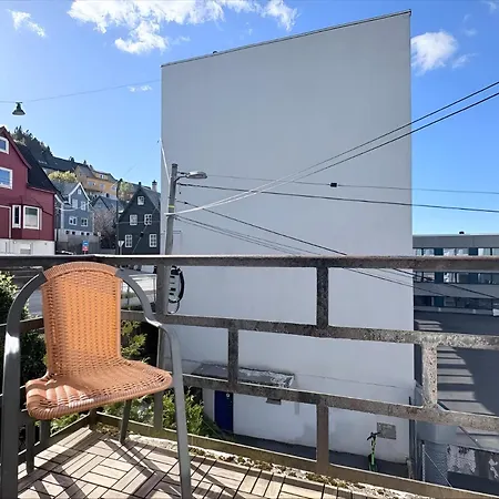 Spacious & Cozy With Balcony Apartamento Bergen