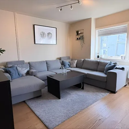 Spacious & Cozy With Balcony Apartamento Bergen